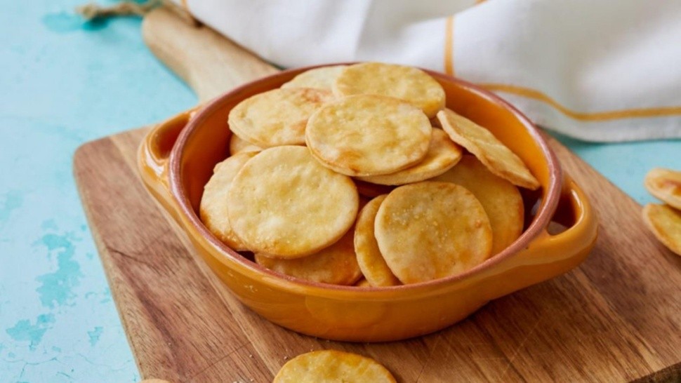 Aprendé a preparar las clásicas galletitas saladas en casa de forma fácil y rápida.