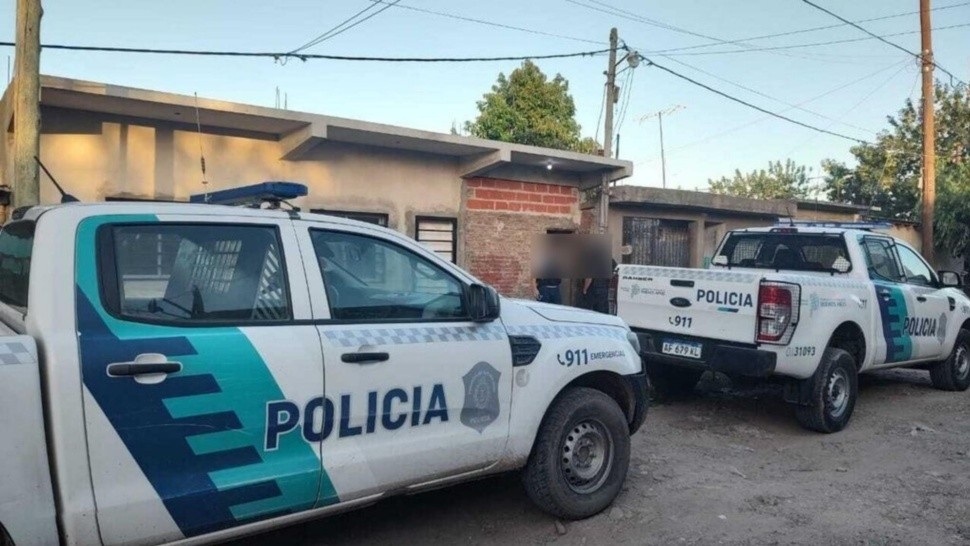 Los efectivos policiales intentan localizar a los responsables de este homicidio.