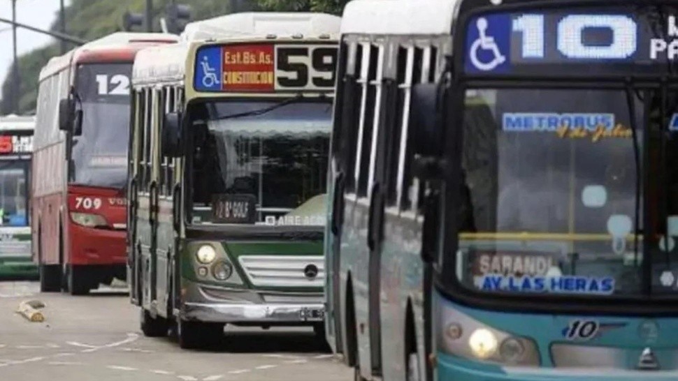 Paro de colectivos afecta a más de 140 líneas del AMBA.