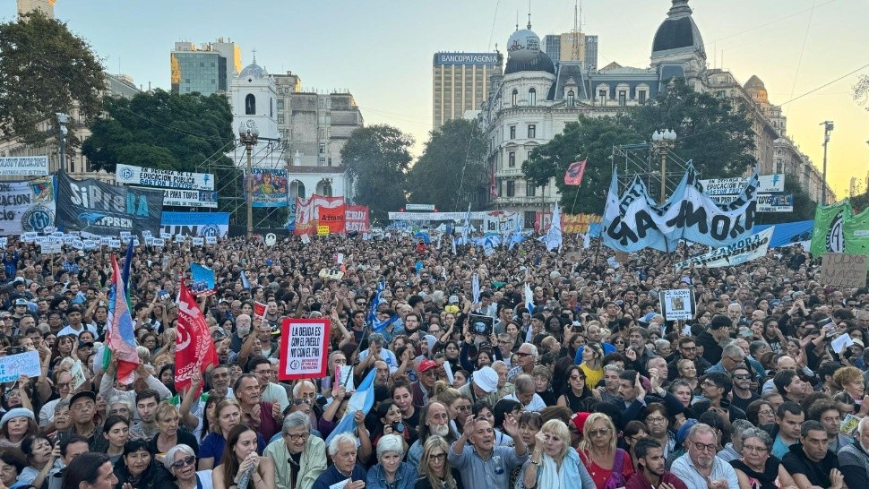 Miles de personas participaron de la marcha universitaria. Nahuel Ventura/Crónica.