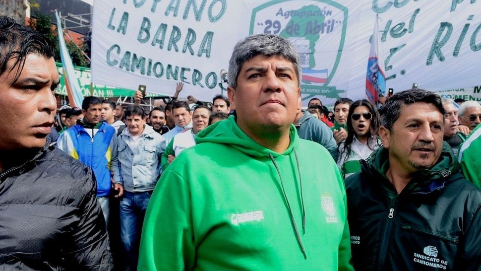 En el marco del Día del Trabajador, el dirigente de Camioneros dijo: “Hoy estamos rechazando la entrega que se ha realizado ayer en el Congreso de la Nación. Por eso no solo la movilización de hoy, sino también el paro general del 9 de mayo