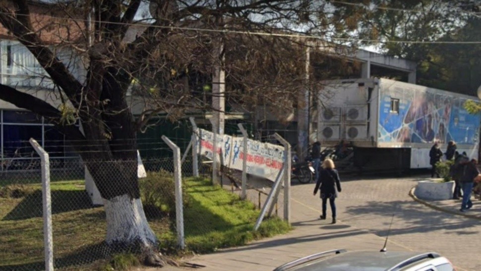 La víctima del episodio fue atendida por los médicos en este hospital.