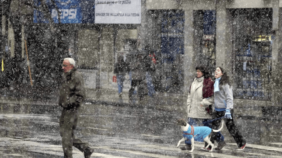 Sigue la ola de frío en el país: ¿Qué provincias están bajo alerta por fuertes nevadas?