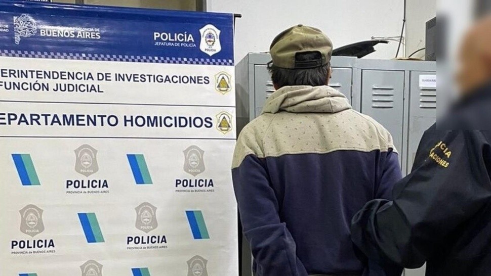 Este es el sujeto que fue arrestado por los efectivos policiales.