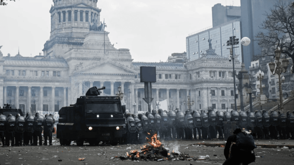 Los liberados estaban detenidos desde los incidentes durante el debate por la Ley Bases.