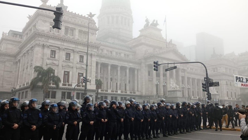 Protocolo de Seguridad en el Congreso, durante el debate por la Ley Bases (Archivo).