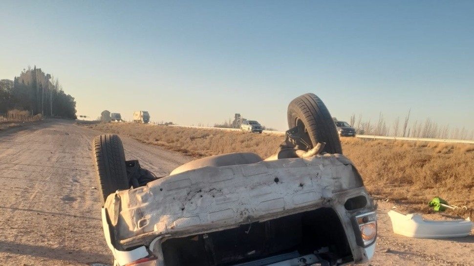 Dos muertos al volcar un auto en medio de las largas filas para regresar a Mendoza desde Chile.