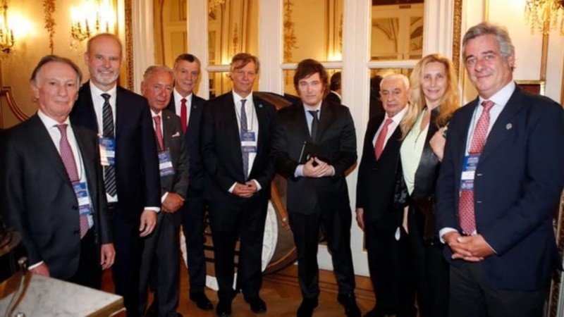 Javier Milei junto a empresarios destacados del país.