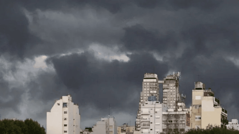 SE CAE EL CIELO en Buenos Aires: se va el frío, llega el calor y se viene la TORMENTA, ¿para cuándo?