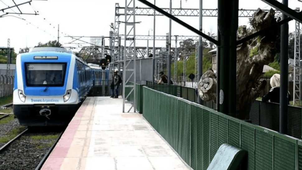 El tiroteo ocurrió luego de que la pareja de policías se bajó de una de las formaciones del  Tren Roca.