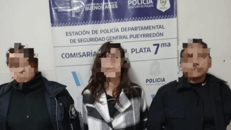 La mujer quedo detenida tras violar la restricción de acercamiento.