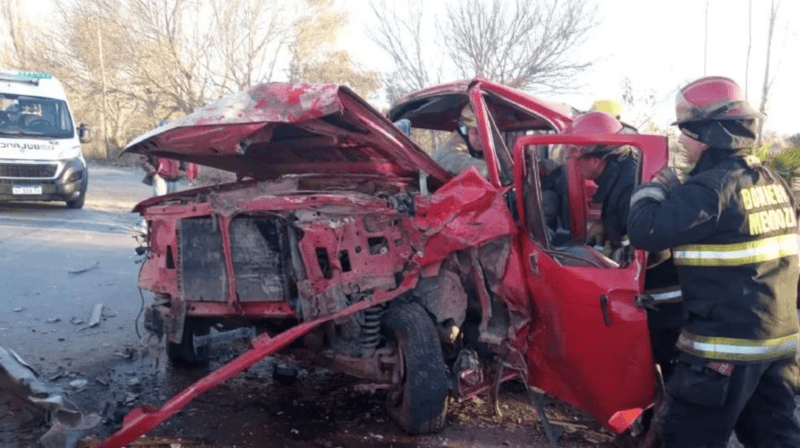  Un joven de 19 años chocó una camioneta en Maipú.