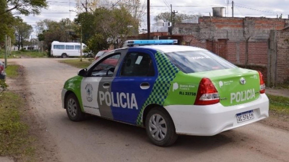 Los investigadores policiales intentan averiguar el paradero de los autores del crimen.