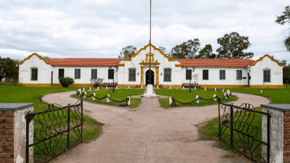 Un pueblo tranquilo donde el tiempo no pasa y el descanso está asegurado.