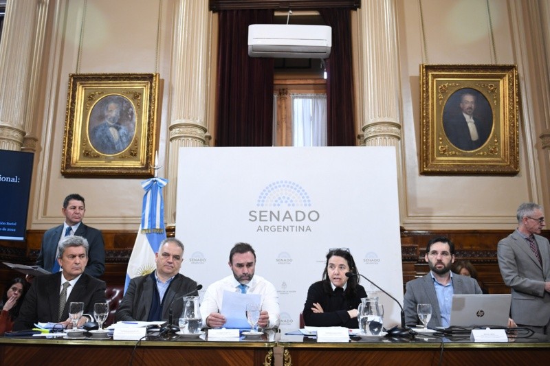  Reunión de plenario del Senado y dictamen de mayoría de la oposición al proyecto sobre jubilaciones.