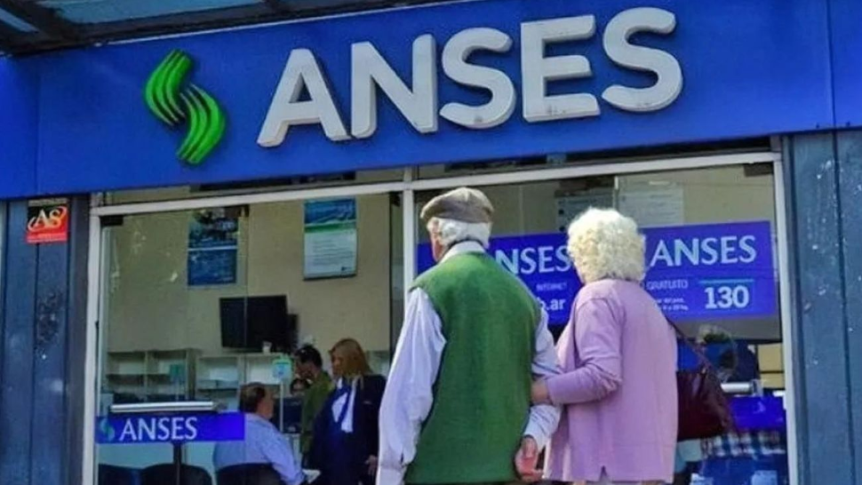 Bono para jubilados de ANSES: ¿Cuánto cobran en septiembre entre el extra y el aumento?