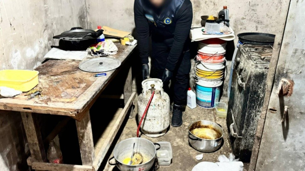 ¡Tipo Breaking Bad! Así una mujer cocinaba droga para encapsular mulas