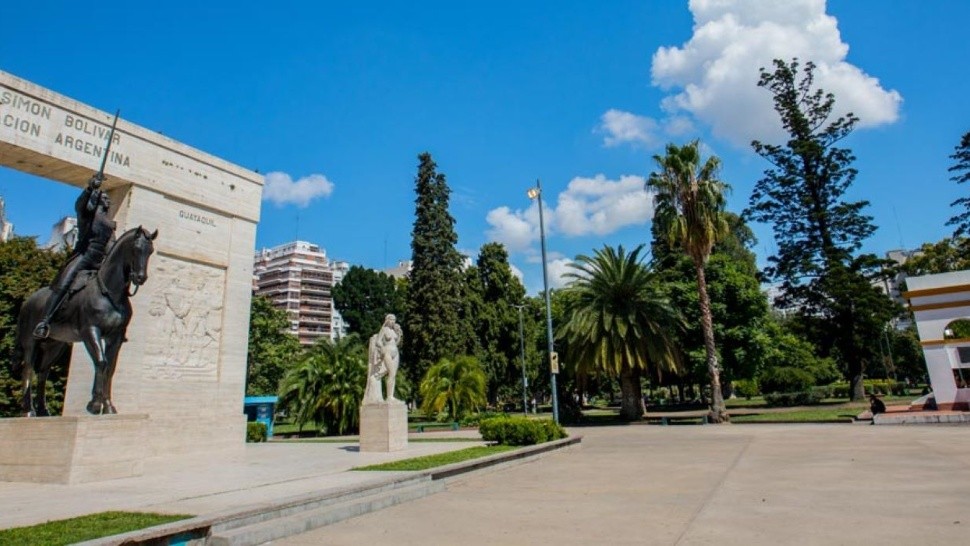 Vecinos denuncian que varios perros murieron por carne envenenada en Parque Rivadavia.