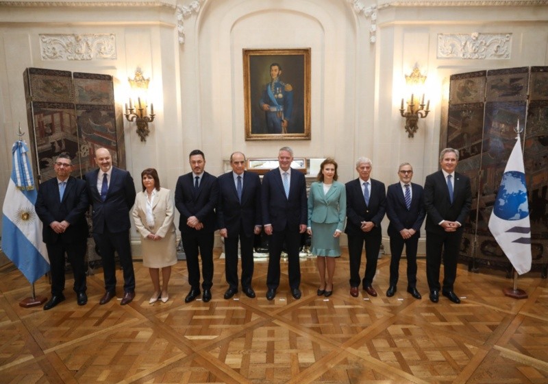 Parte del Gabinete nacional que participó de la reunión con el Secretario General de la OCDE, Mathias Cormann.