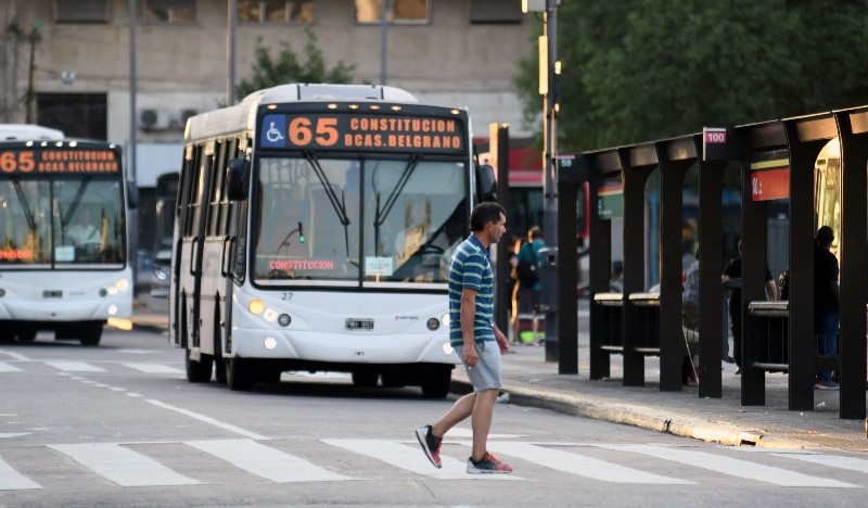 Por  ahora, no habrá aumento en el boleto de los colectivos que circulan por la Ciudad (Pablo Villán / Crónica).