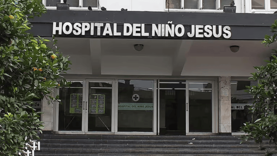 En el hospital intentaron salvarle la vida al nene.