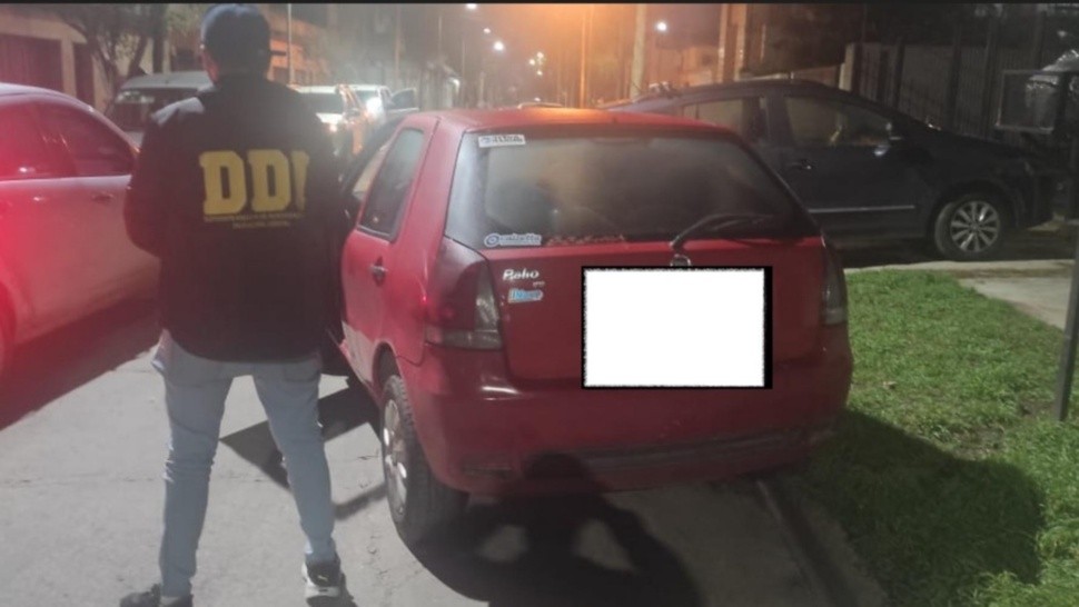 Este es el coche que fue incautado por los investigadores policiales.