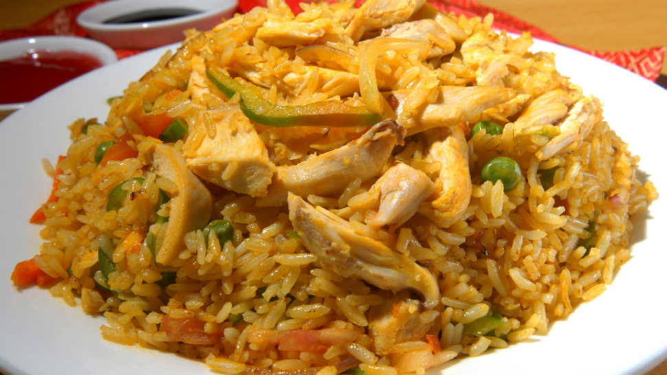 Receta de arroz con pollo fácil y económica para sorprender a todos (Imagen ilustrativa)