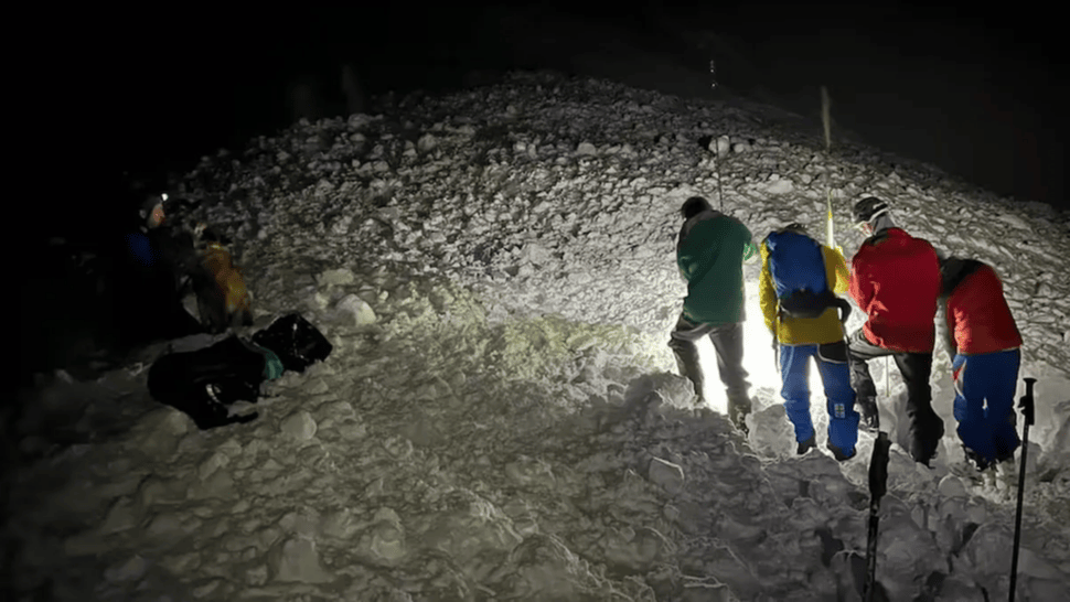 El operativo de rescate se realizó por la madrugada.