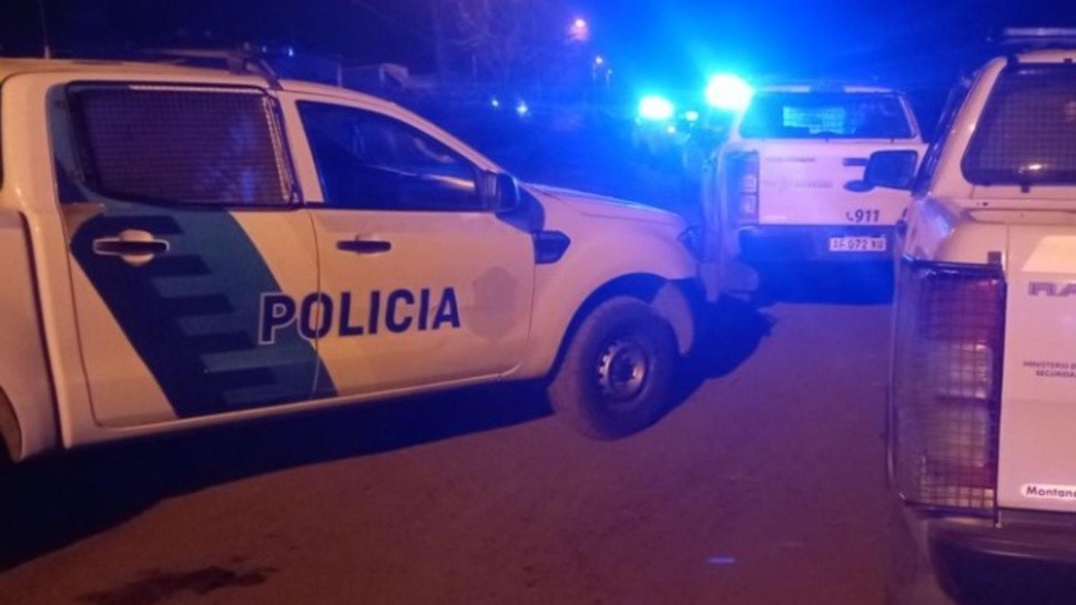 Los funcionarios policiales se apersonaron en el escenario del episodio.