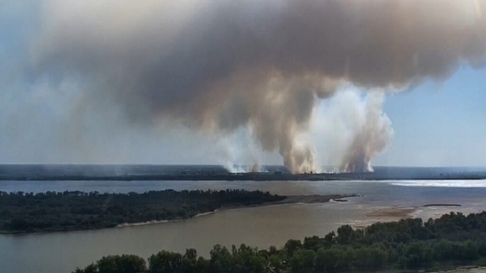 El SMN había emitido el lunes pasado una advertencia porque el humo de los incendios iba a impactar en el país.