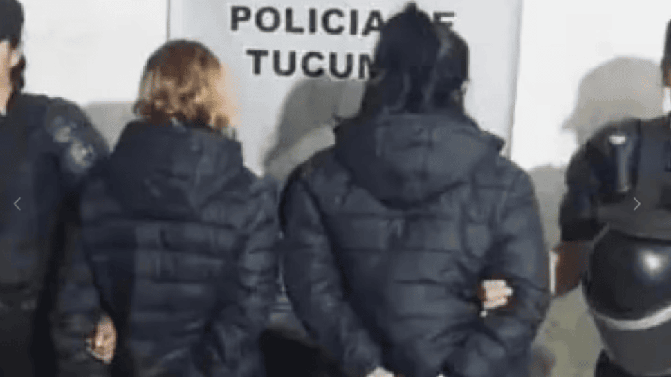 Las dos mujeres quedaron detenidas después que una mamá denunció que quisieron llevarse a su hija.