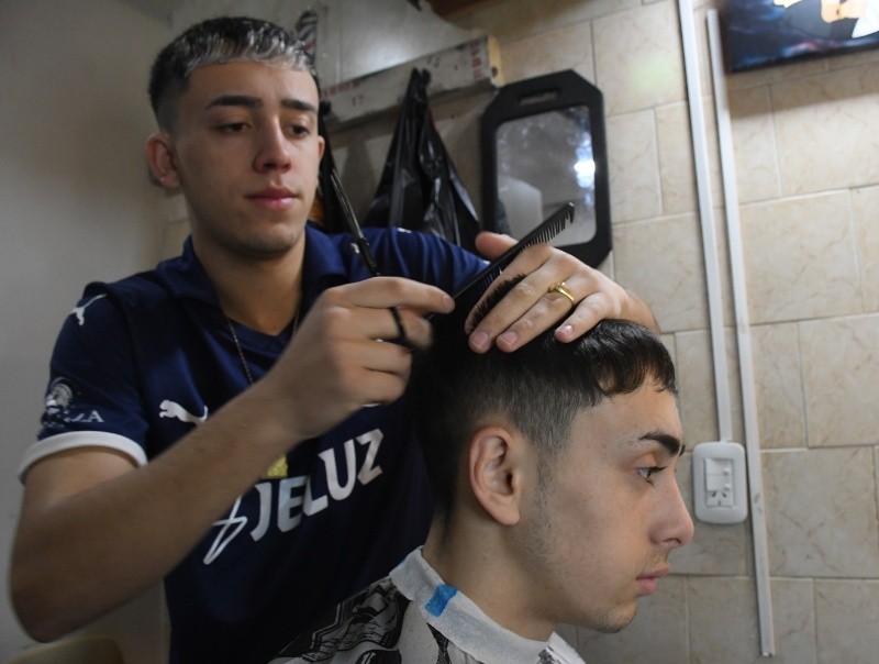  Las peluquerías a puertas cerradas son una de las modalidades que está en ascenso frente al alto costo de los alquileres.