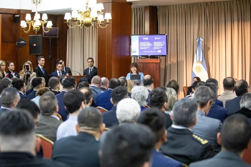 Así expuso Bullrich ante los presentes. 