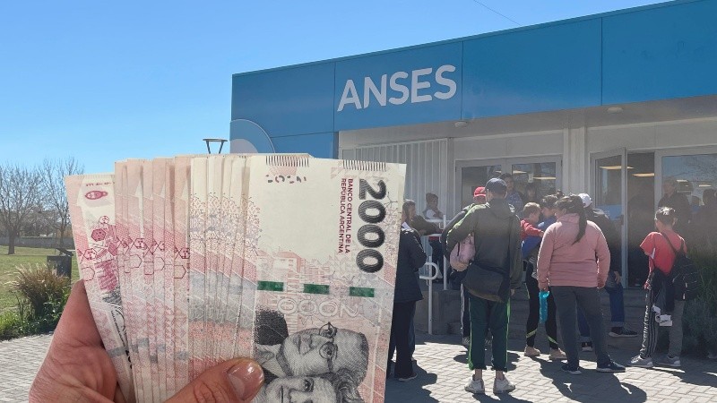 A pocos días del comienzo de octubre, crece la expectativa por el bono de $70.000 que otorga el Gobierno a jubilados de ANSES: ¿Se cobra o no? (Imagen ilustrativa).