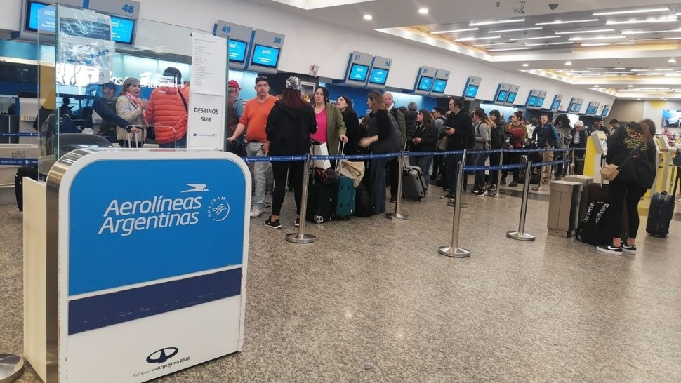 La medida fue oficializada en medio del conflicto en Aerolíneas Argentinas.