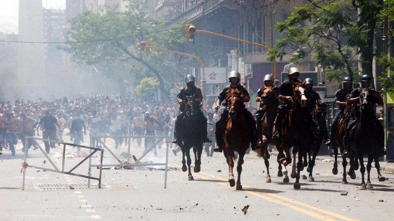  La represión de 2001 dejó cinco muertos en los alrededores de la Plaza de Mayo.