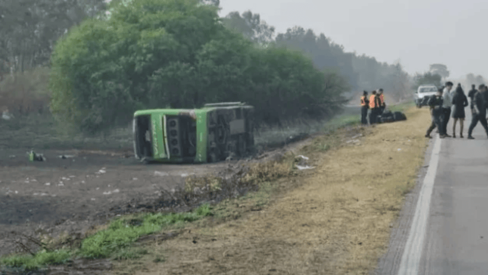 Cuatro personas fallecieron y decenas resultaron heridas (Foto Noticias Argentinas).