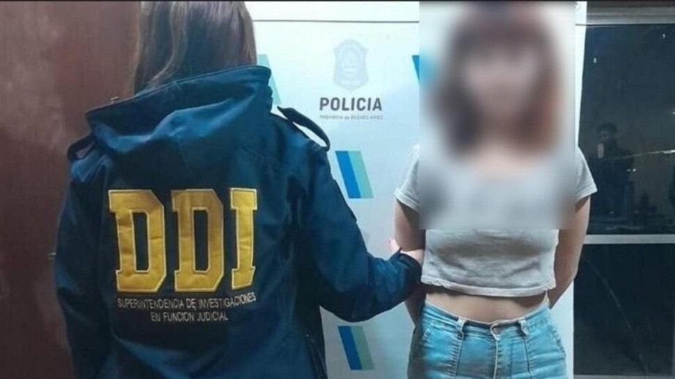 Esta es la muchacha, de 18 años, que fue aprehendida por los investigadores policiales.