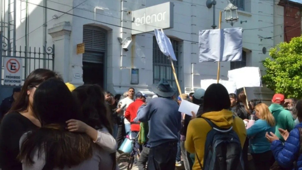 El reclamo de los vecinos de San Fernando a Edenor. (Foto: Movimiento Evita)