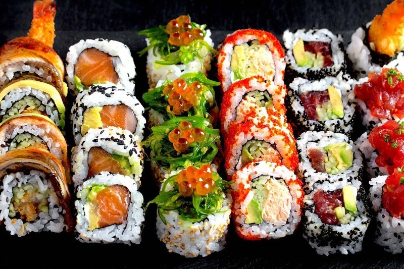  El sushi tiene diversos colores y gustos (Imagen ilustrativa).