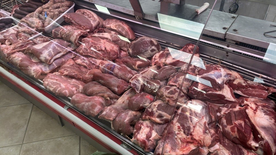 EL PASO POR LA CARNICERÍA, NECESARIO PARA BUSCAR ASADO, VACÍO, CHORIZOS Y MORCILLAS.