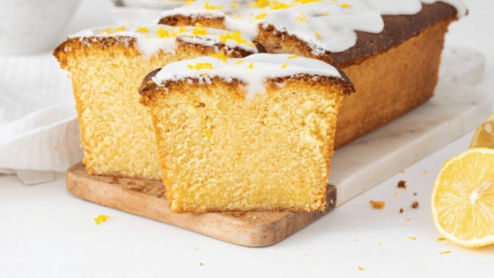 Si no sabés qué merendar, prepará este budín de limón exprés que queda riquísimo y súper esponjoso.