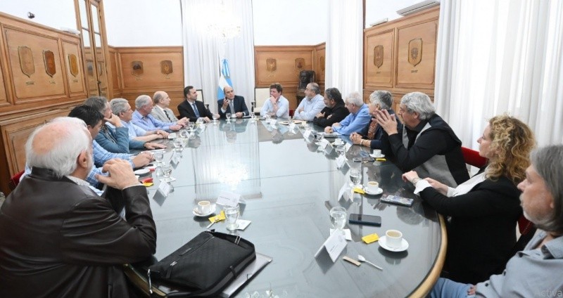  La CGT dialoguista en la Casa Rosada con Guillermo Francos y Santiago Caputo a fines de septiembre.