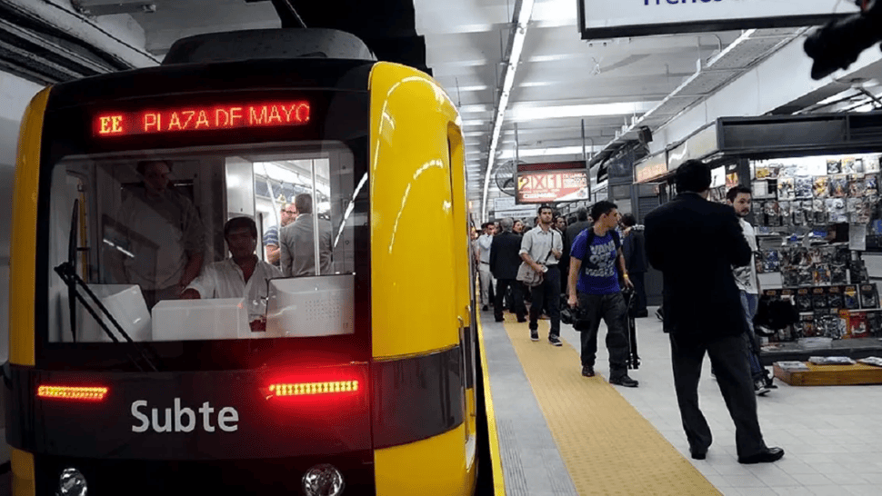 Pasajero falleció tras sufrir una descompensación a bordo del subte (Archivo).