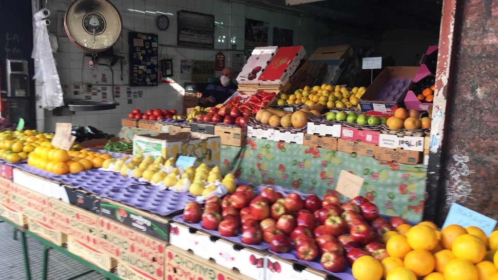 LAS FRUTAS Y VERDURAS REGISTRARON UN INCREMENTO DEL 6,55% EN EL CONURBANO BONAERENSE (Carlos Ventura/Crónica).