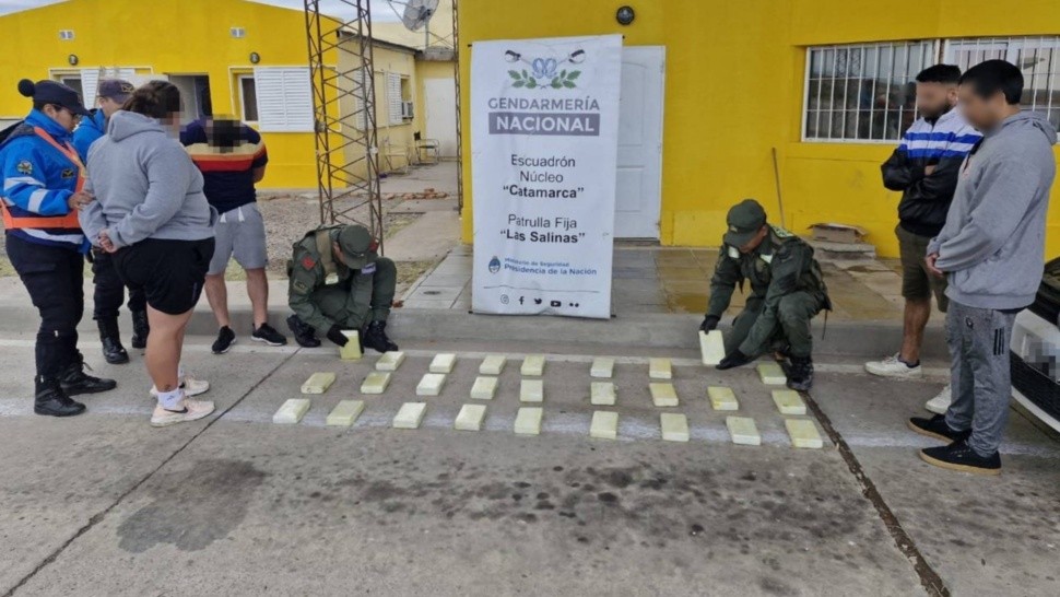 Así cayó parejita que paseaba con más de 28 kilos de cocaína