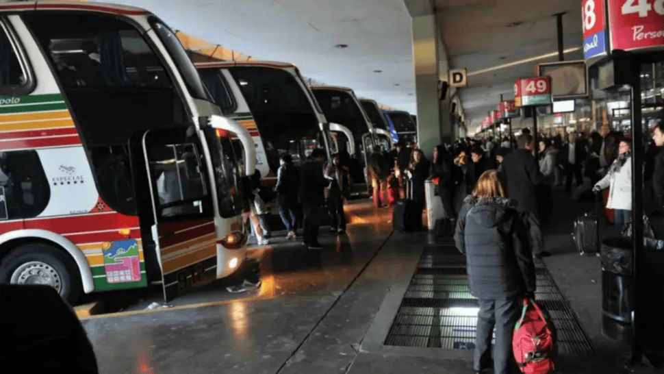 Un hombre fue detenido en la terminal de Retiro acusado de abusar de una menor.