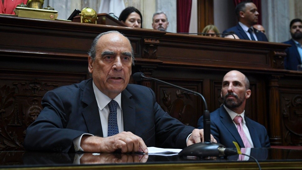 Guillermo Francos admitió la posibilidad que el Gobierno postule a una mujer para la Corte.