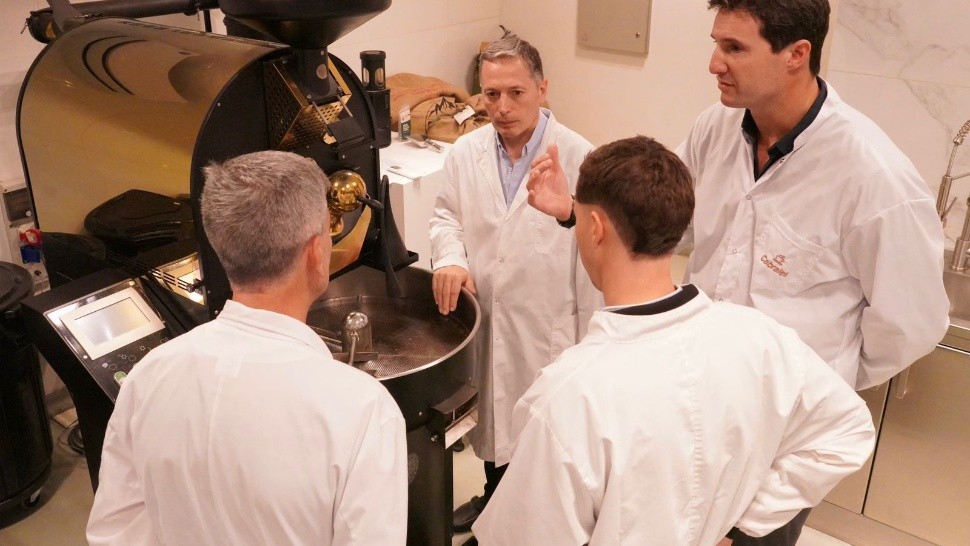 Fernando Gray y Juan Zabaleta, junto a empresarios, trabajadores y dirigentes marplatenses.