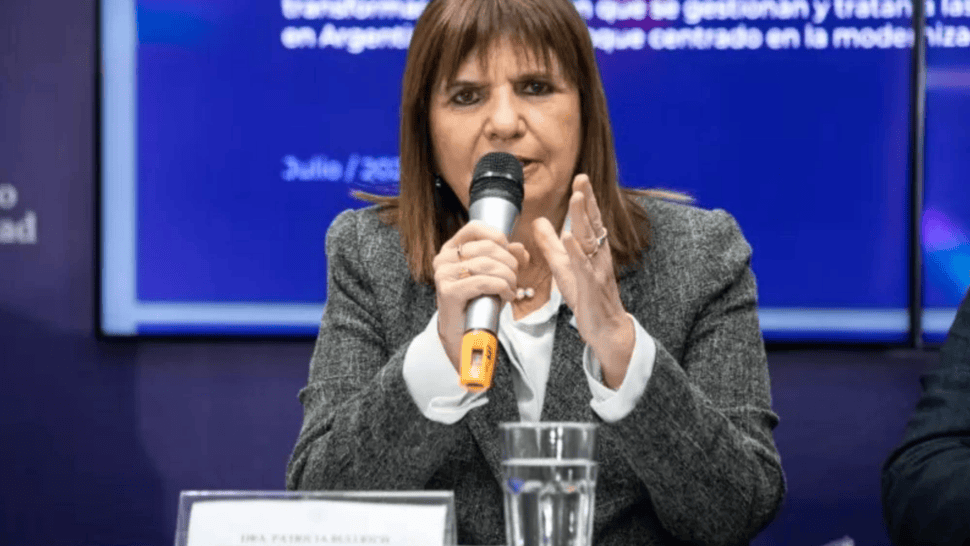 Patricia Bullrich  viajó a Chubut y se expresó sobre las amenazas de grupos narcos.